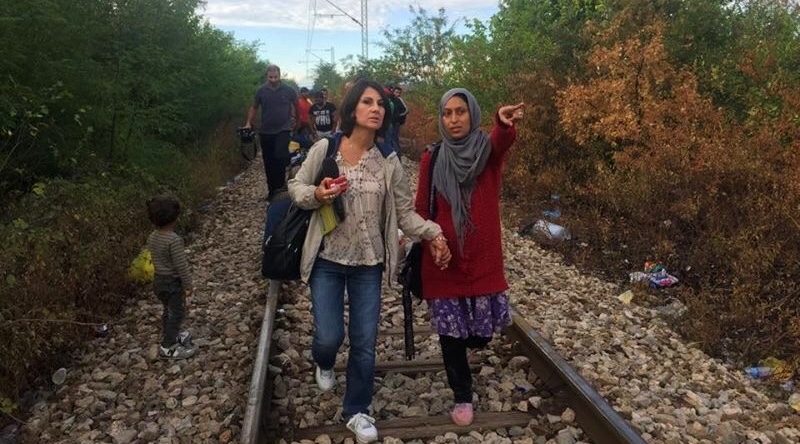 Liana Mistretta con profughi in Siria