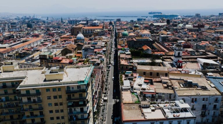 Vista di Napoli dall'alto ASSI ente del terzo settore