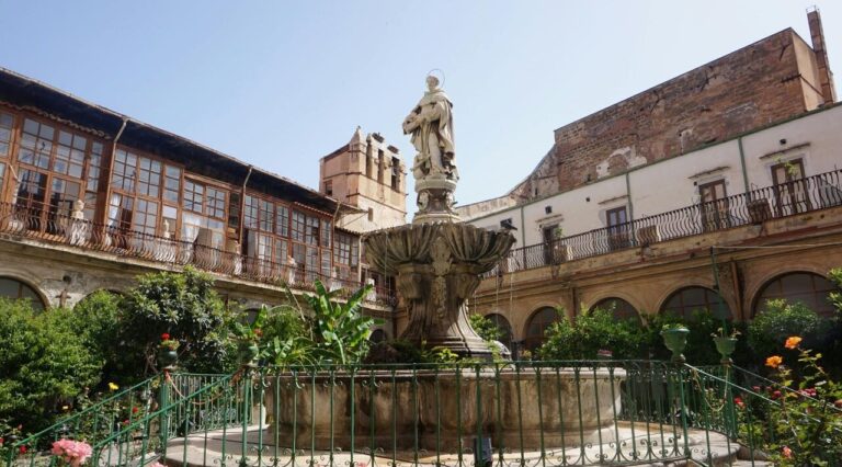 Palermo cortile con fontana foto di Inmaculada Peña da Pexels